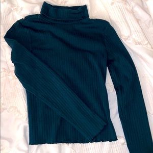 Green turtle neck sweater